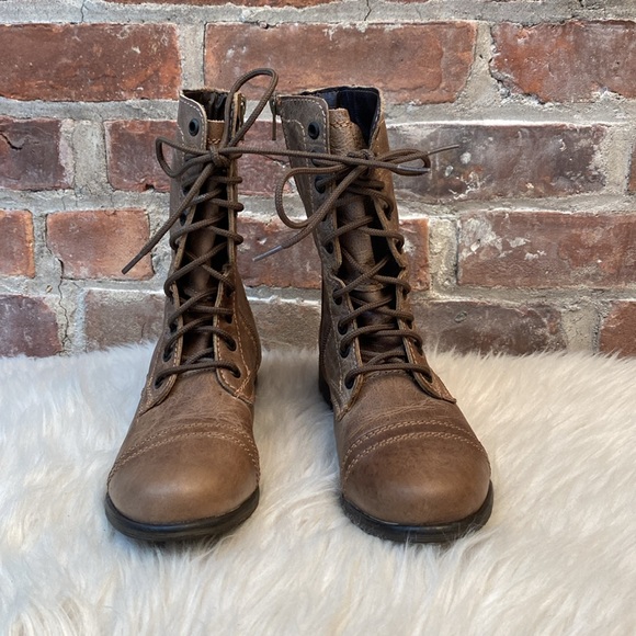 Steve Madden Troopa Leather Moto Boots in Stone, Size 6M - Picture 6 of 17